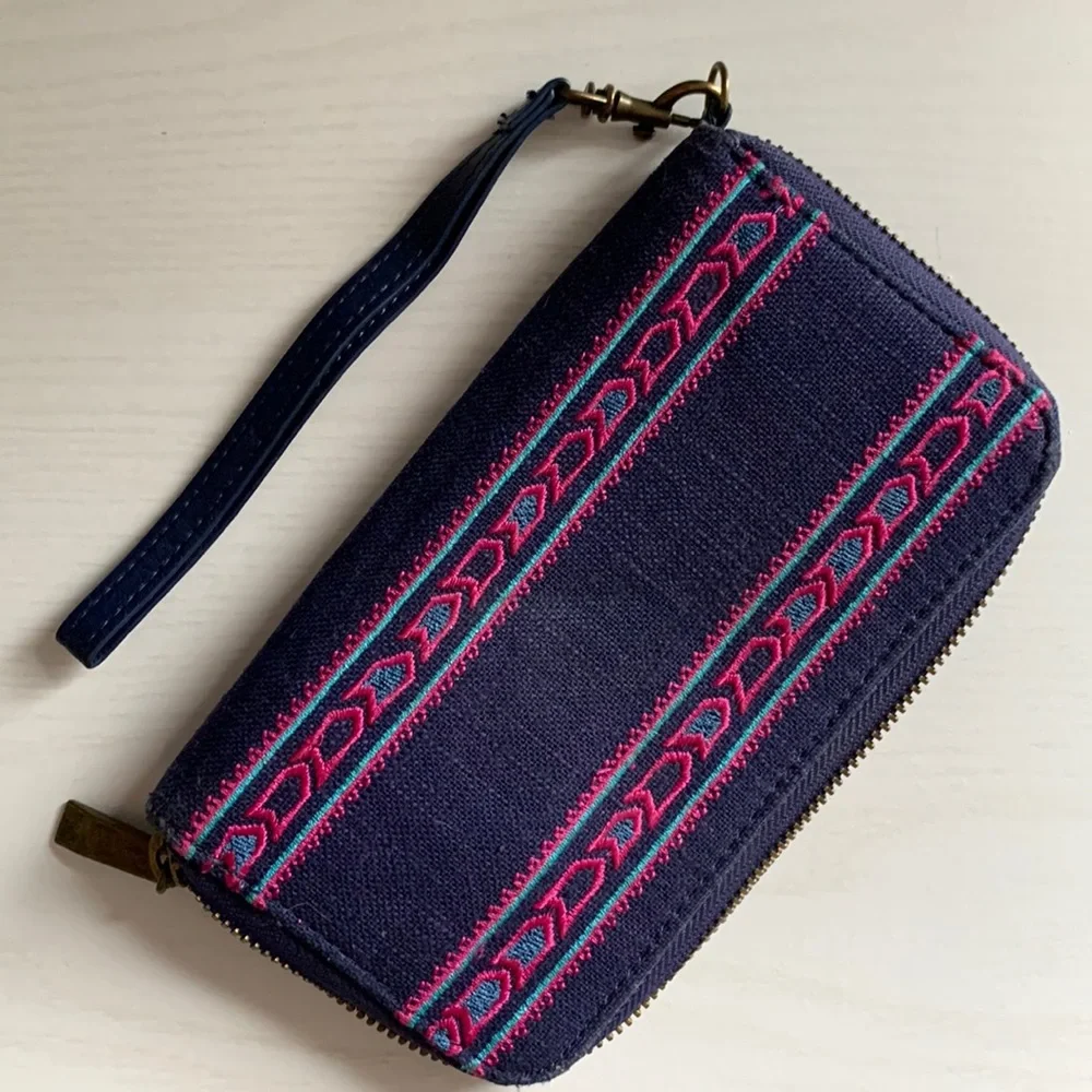 Patterned wallet - Picture 1 of 2